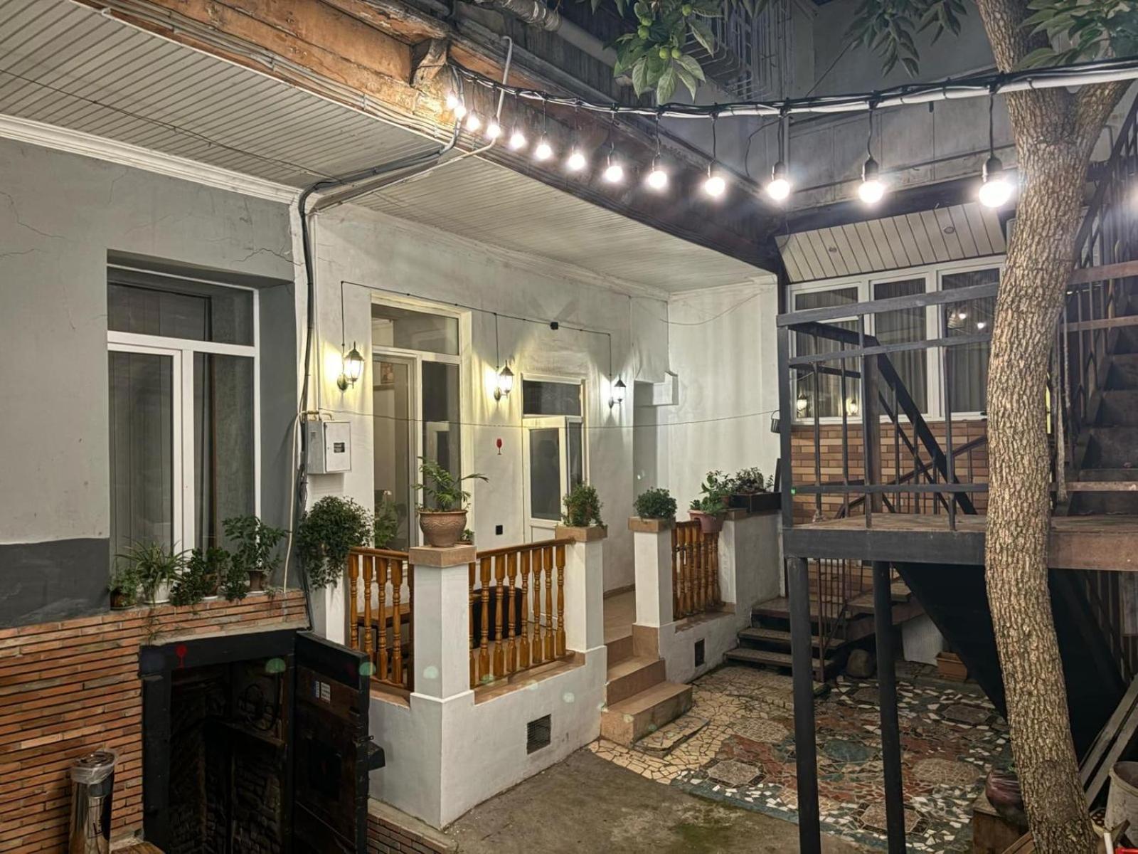Leila Apartment Тбилиси Екстериор снимка